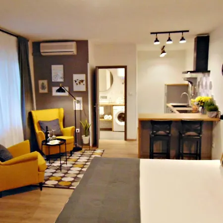 Glam Apartment *